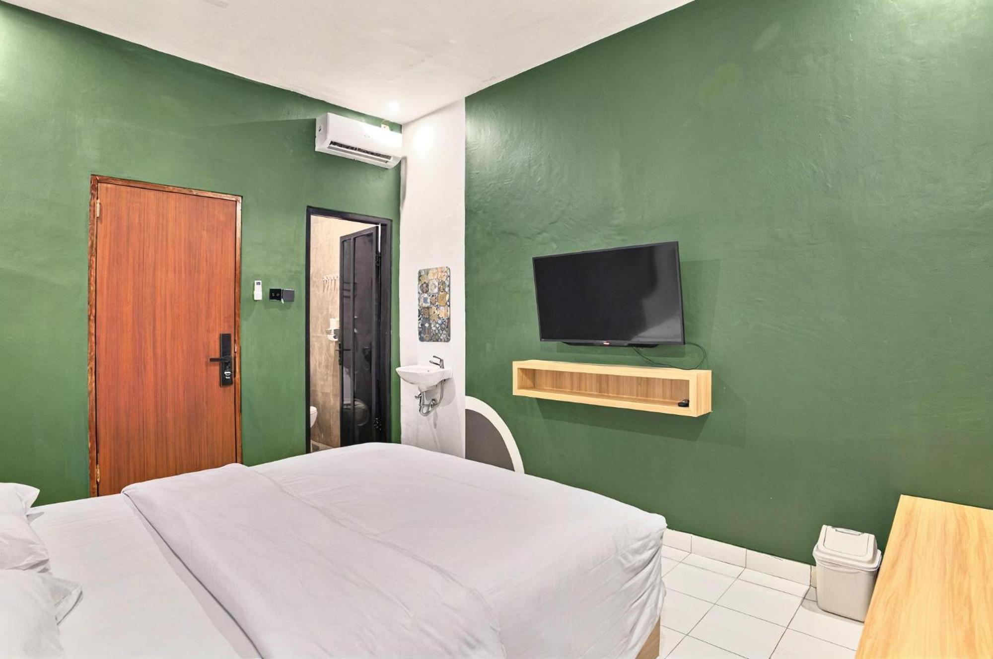 Hubs Hostel Джокьякарта Экстерьер фото