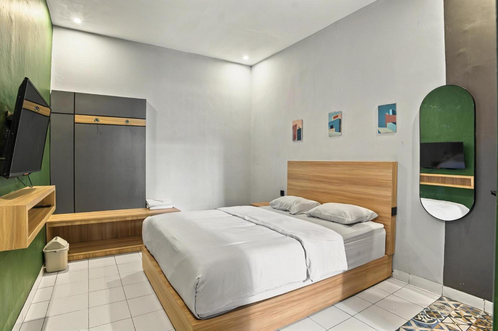 Hubs Hostel Джокьякарта Экстерьер фото